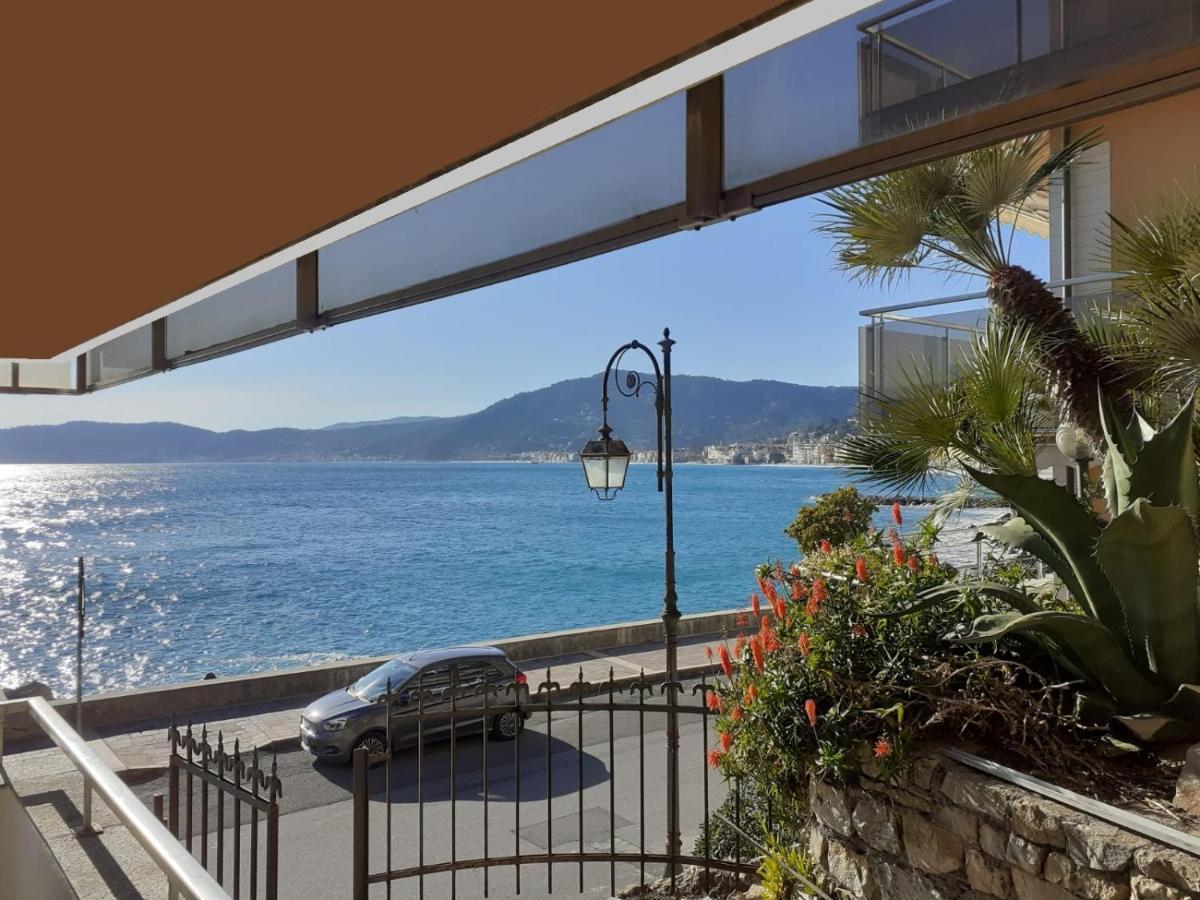 Cadorna Fronte Mare Apartment Alassio Bagian luar foto